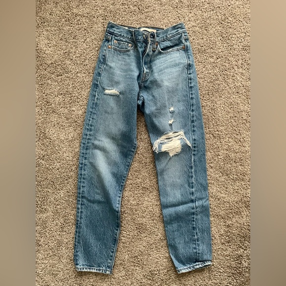 Levi Wedgie distressed Jeans - Picture 1 of 5
